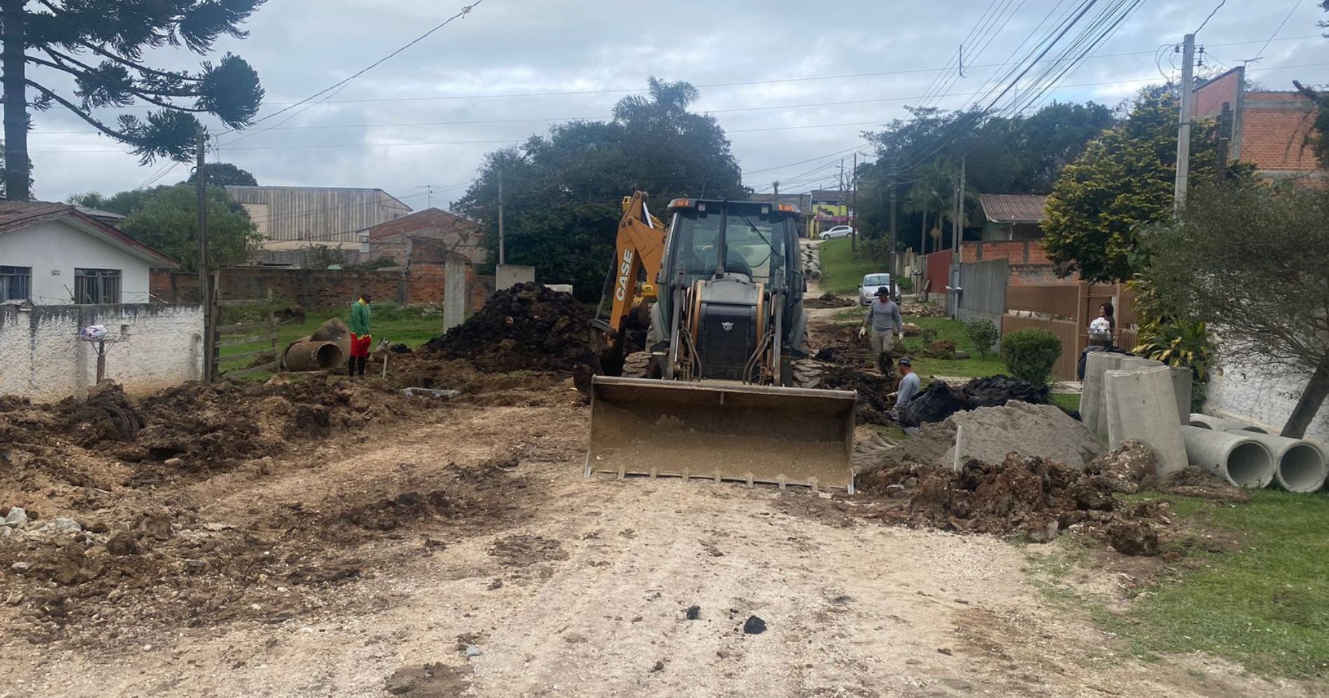 Helder Lazarotto assina ordem de serviço para pavimentação no São Gabriel