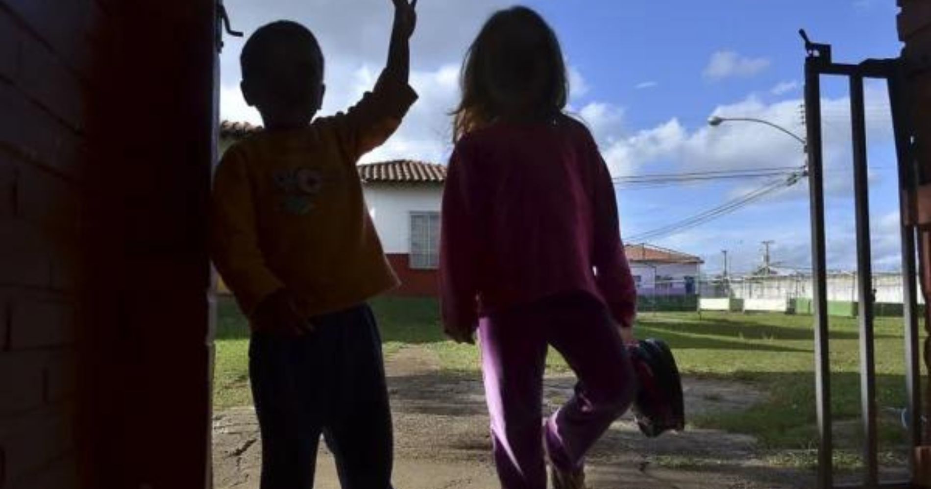 Aproximadamente 7 mil crianças não foram registradas com o nome do pai no Paraná