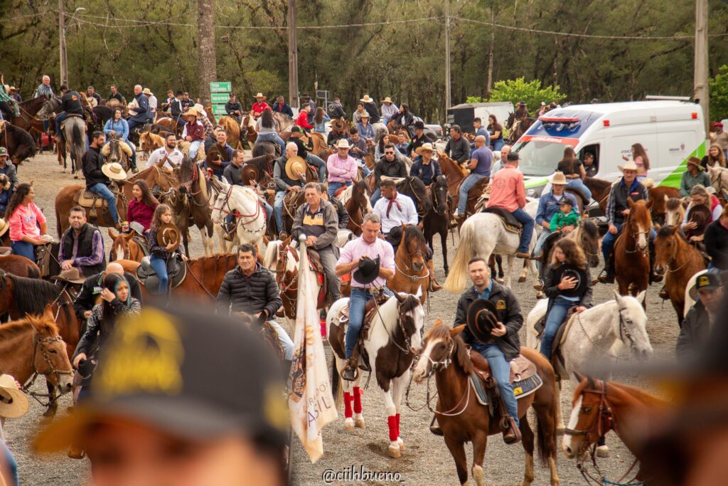 Cavalgada Rancho Dalprá Chega À Sua 3ª Edição Mostrando A Tradição Do Campo Em Campina Grande Do Sul Parque Quielse Crisostomo Da Silva Ficou Repleto De Cavalos De Varias Racas 1 Cavalgada Rancho Dalprá Chega À Sua 3ª Edição Mostrando A Tradição Do Campo Em Campina Grande Do Sul