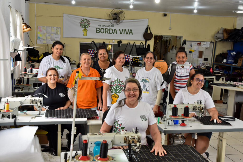 Em 2023, Renault Completa 25 Anos Em São José Dos Pinhais Impulsionando O Desenvolvimento Econômico E Social Da Cidade Uma Importante Frente De Atuacao Na Associacao Borda Viva E A Casa Da Costura Em 2023, Renault Completa 25 Anos Em São José Dos Pinhais Impulsionando O Desenvolvimento Econômico E Social Da Cidade