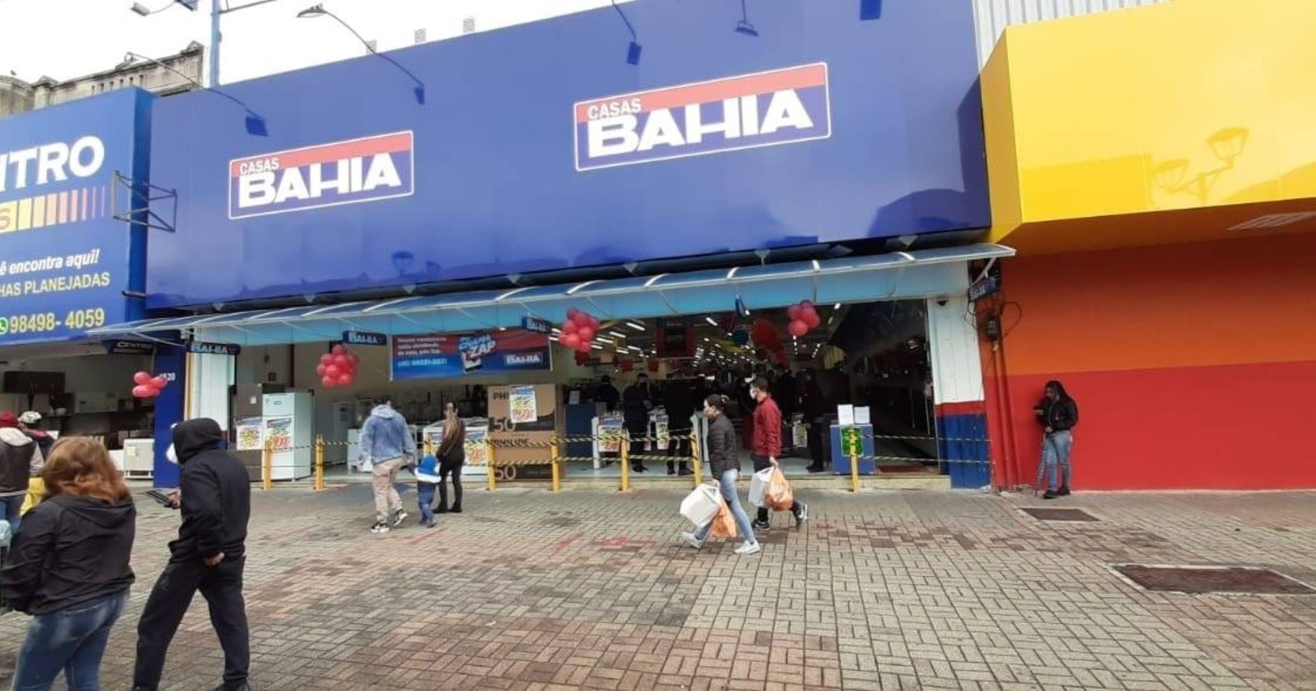 Casas Bahia promove saldão com descontos de até 50% no Centro de Distribuição de São José dos Pinhais