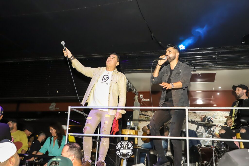 Na Ultima Sexta Feira 8 A Animacao Ficou A Cargo Da Dupla Willian E Renan Rigon Motor Bar Se Torna Point Da Música Sertaneja Em Quatro Barras