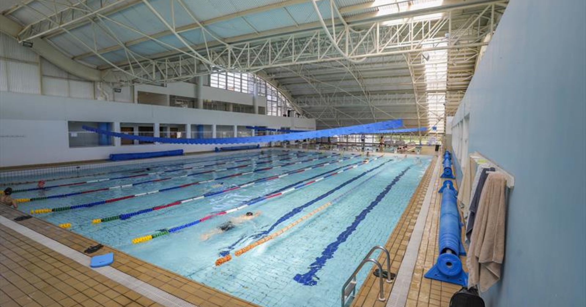 Prefeitura de Curitiba abre inscrições gratuitas para natação em suas piscinas