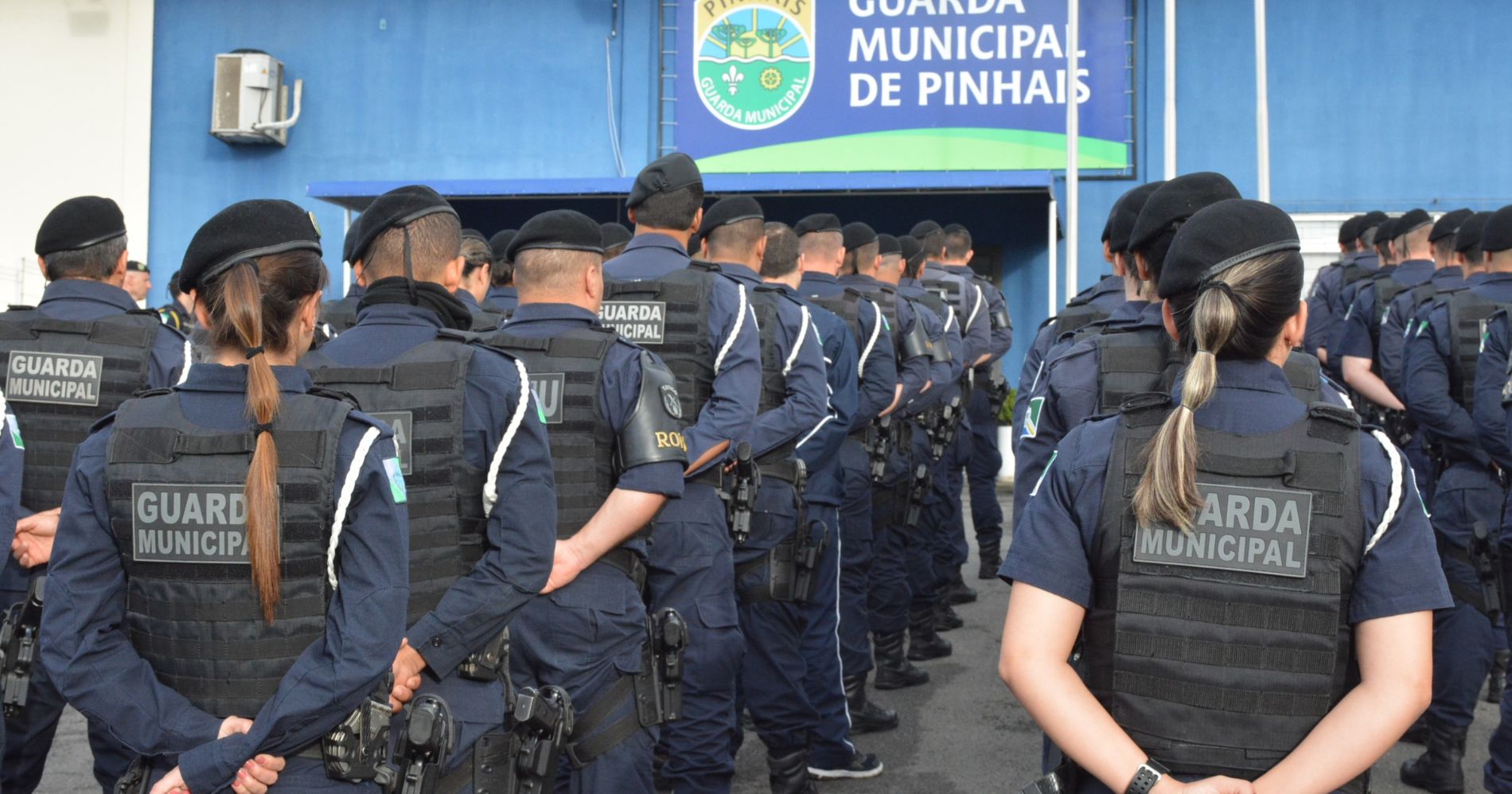 Prefeitura de Pinhais nomeia 32 novos guardas municipais