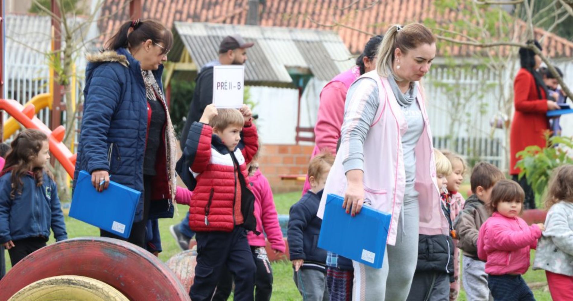 Treinamento de evacuação é realizado em escolas de São José dos Pinhais