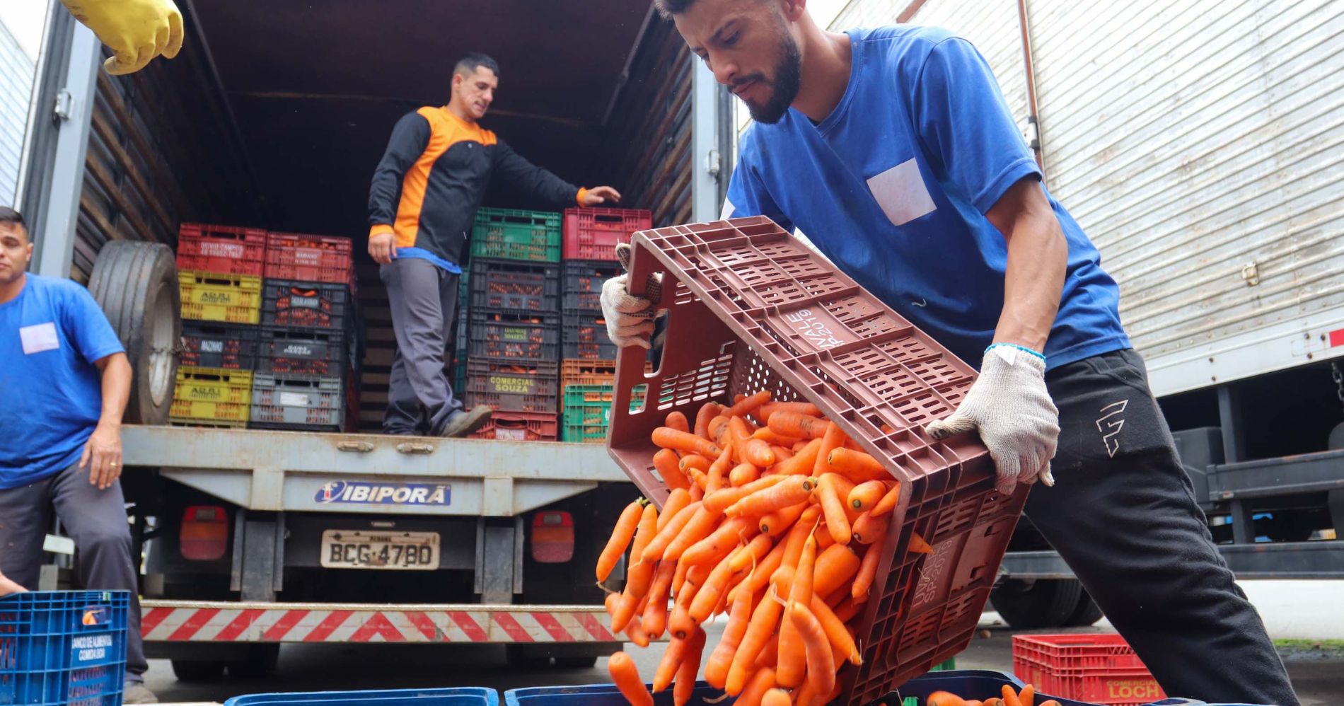 Ceasa-PR envia mais de 25 toneladas de alimentos para municípios atingidos pelas chuvas