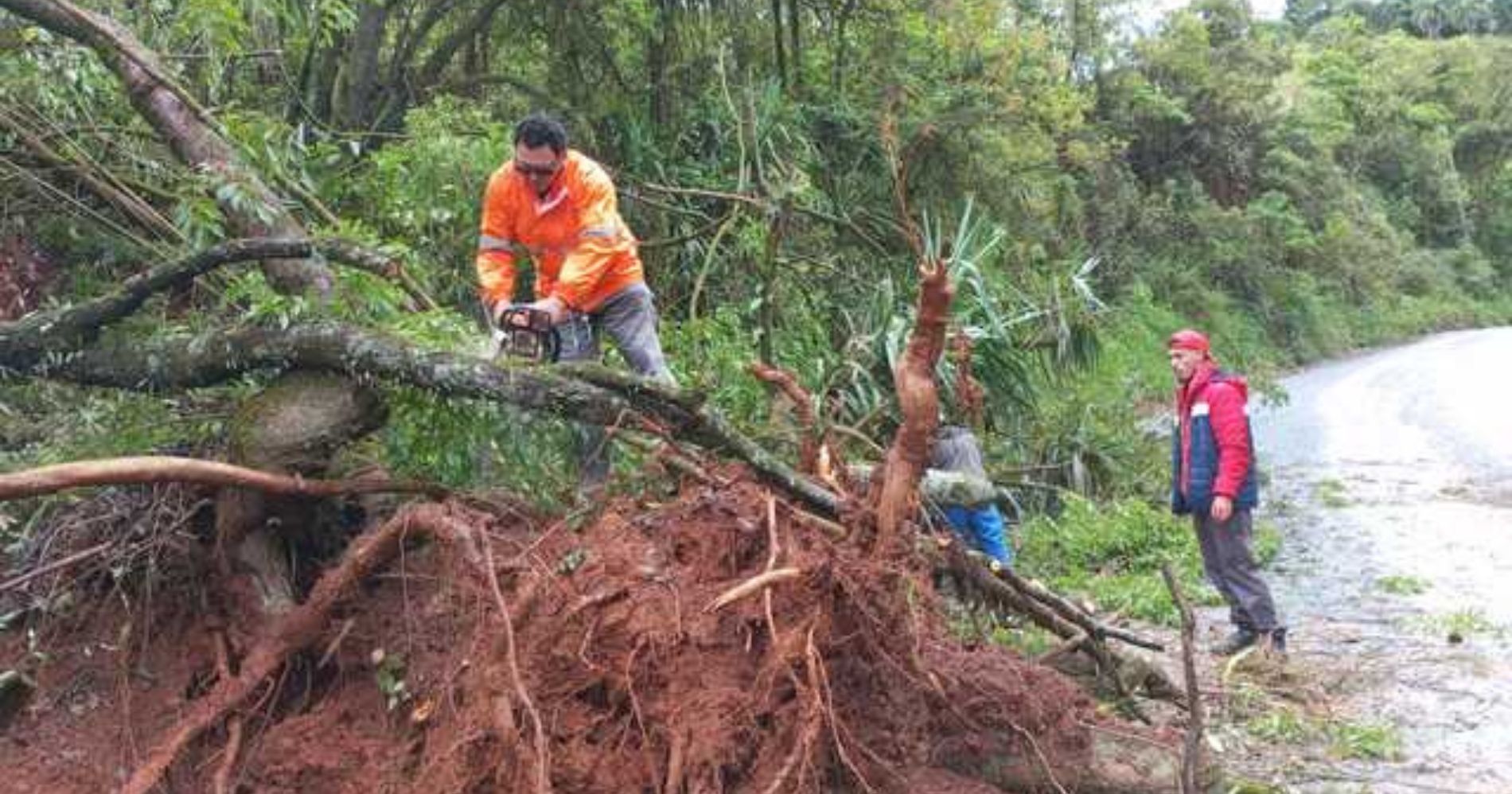 Prefeitura de Rio Branco do Sul executa ações emergenciais após período de chuvas intensas