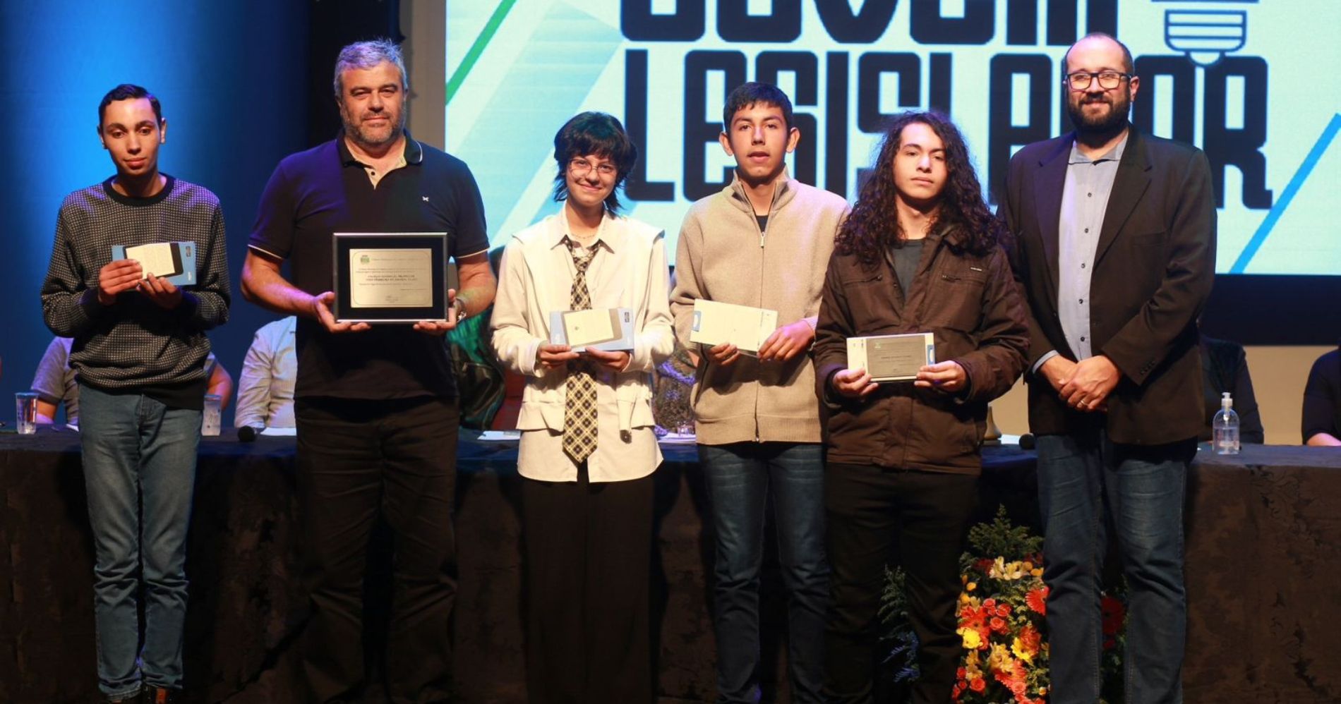 Estudantes do Ivan, Danilo Zanona e Terra Boa têm projetos premiados no programa Jovem Legislador