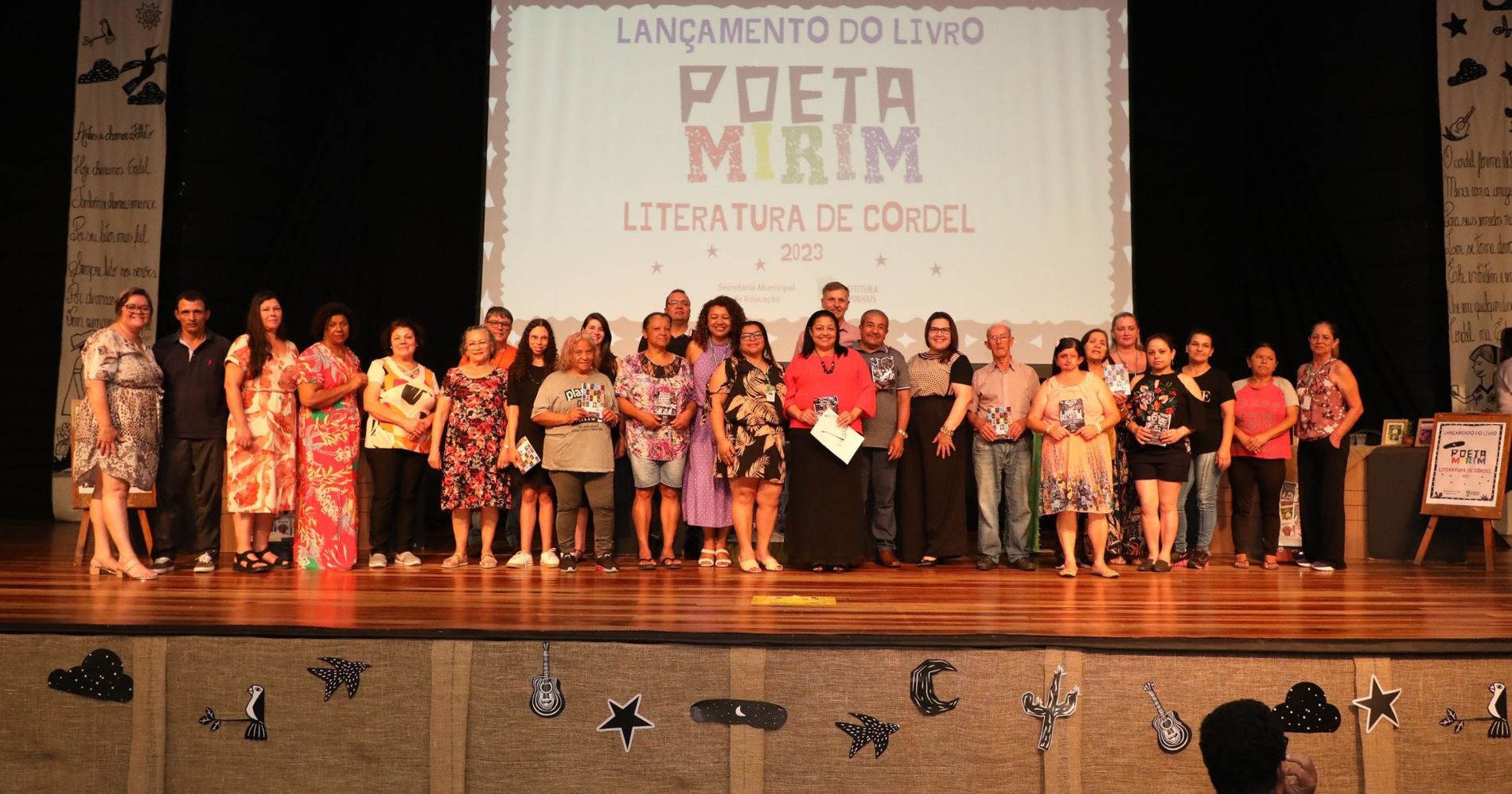 Prefeitura de Pinhais realiza lançamento do livro "Poeta Mirim 2023"
