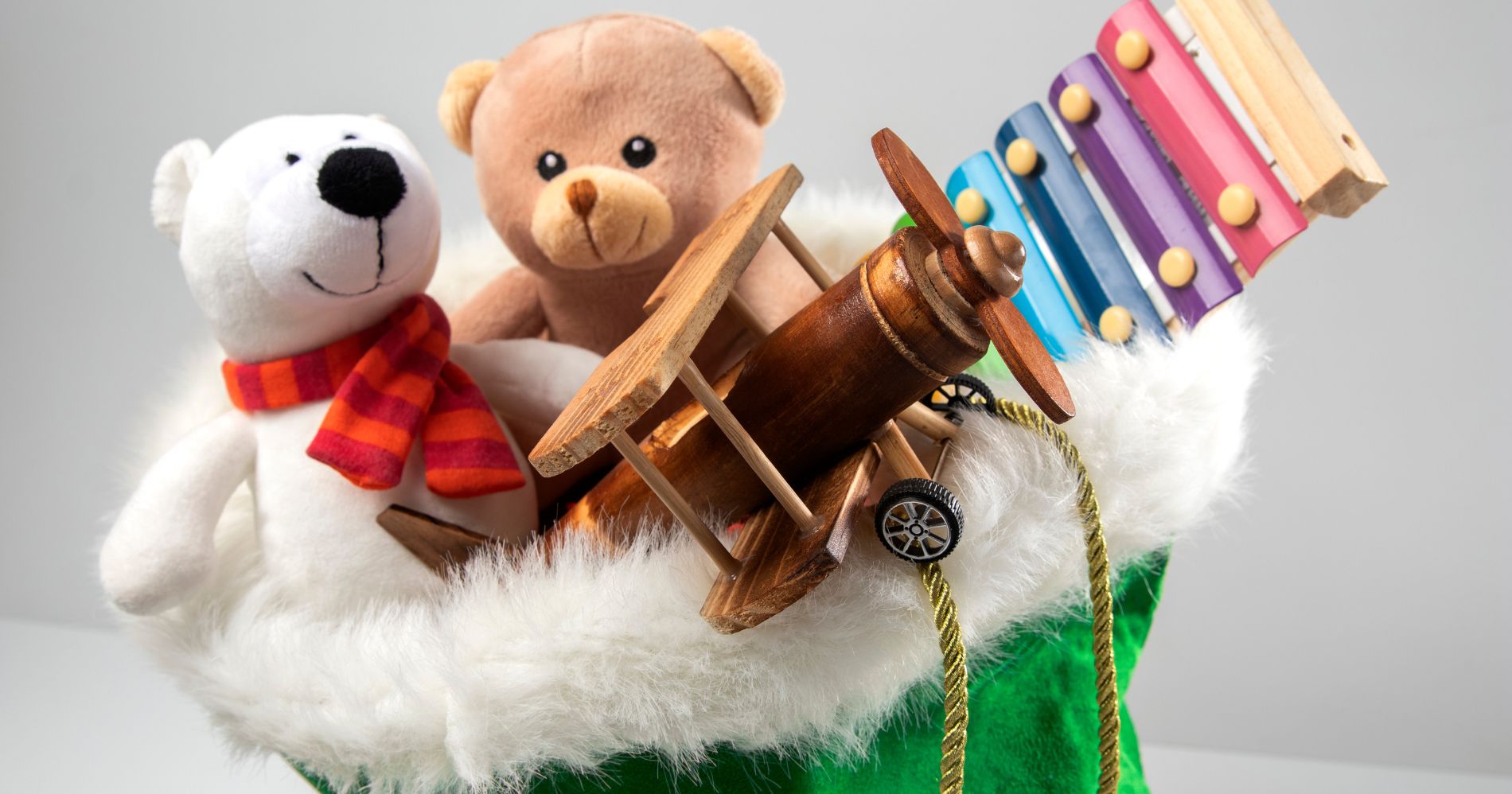Doe brinquedos até terça-feira (12) para o Natal Solidário de Pinhais