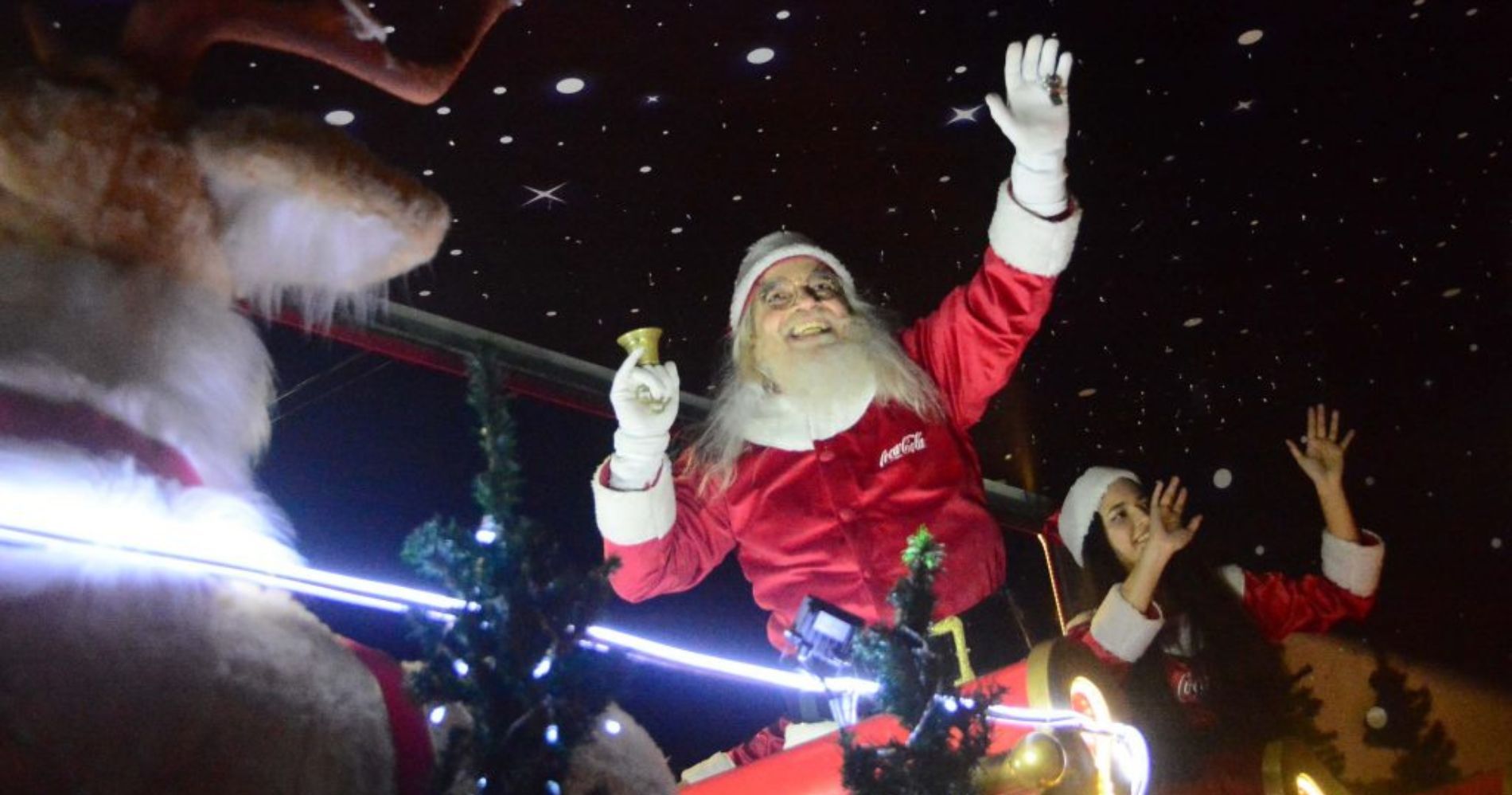 Papai Noel faz caravana de Natal por Campina nesta quarta-feira
