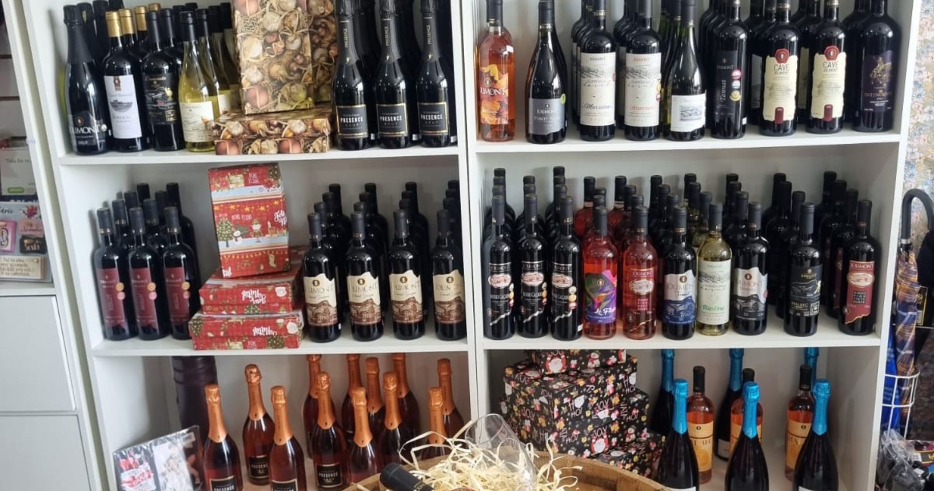 Papelaria Escrita tem novo espaço para venda de vinhos