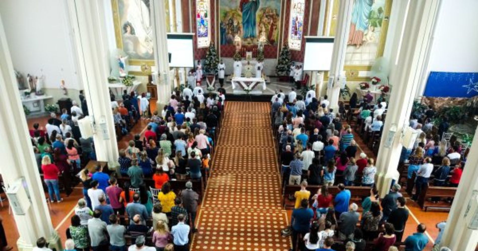 Paróquia é invadida por ladrões que furtam R$ 7 mil durante realização de missa
