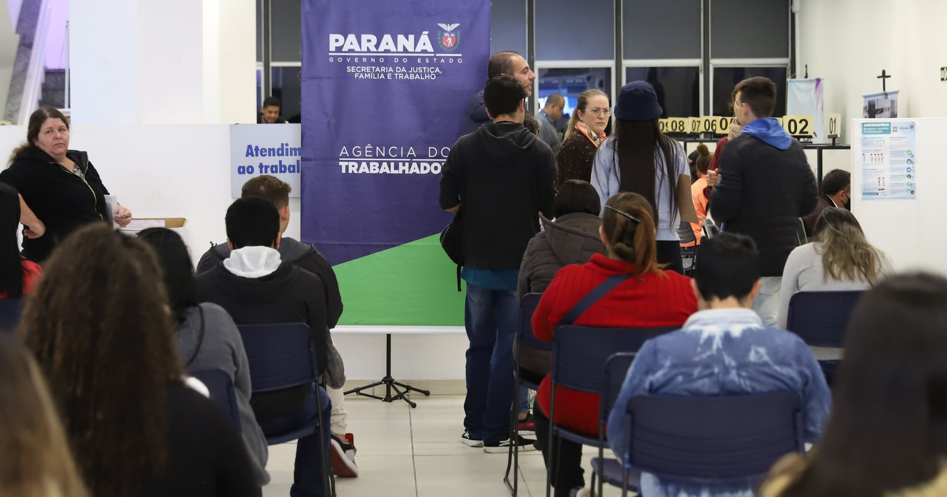 Poucos dias antes do Natal, Agências do Trabalhador oferecem 15,9 mil vagas no Paraná