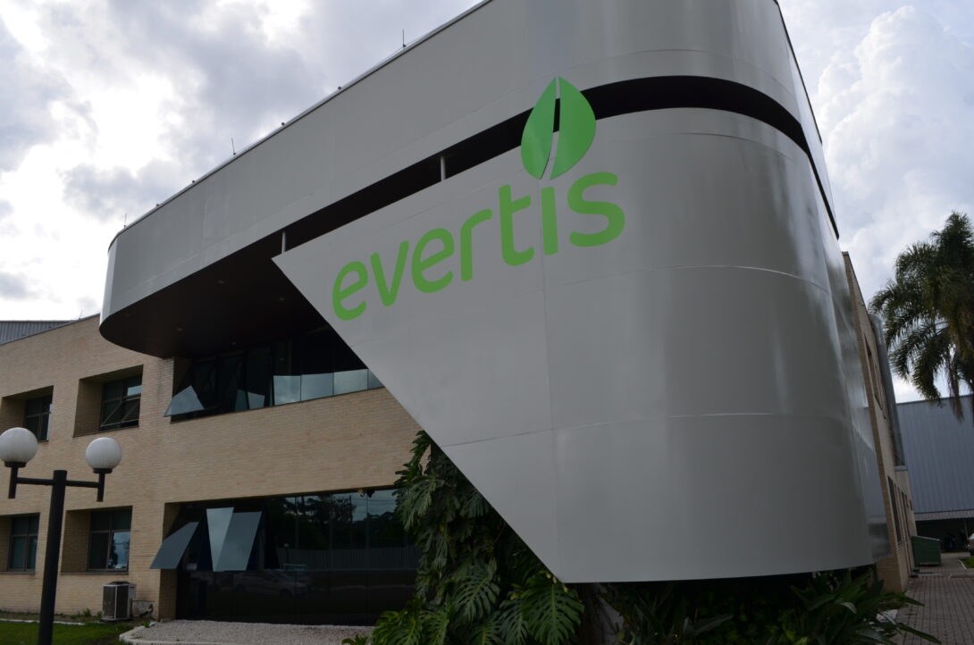 Evertis Adquire Moderno Equipamento Que Vai Garantir Aumento Da Produção E Novos Produtos A Evertis Tem Uma Tecnologia De Reciclagem Propria Alem De Contar Com Um Laboratorio De Pesquisa Desenvolvimento E Inovacao 1 Evertis Adquire Moderno Equipamento Que Vai Garantir Aumento Da Produção E Novos Produtos