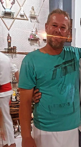 Terreiro De Umbanda E Igreja Evangélica Convivem Harmonicamente “Lado A Lado” No Eugênia Maria Pai De Santo Robson Rissato Responsavel Pelos Trabalhos No Terreiro Pai Joaquim Terreiro De Umbanda E Igreja Evangélica Convivem Harmonicamente “Lado A Lado” No Eugênia Maria