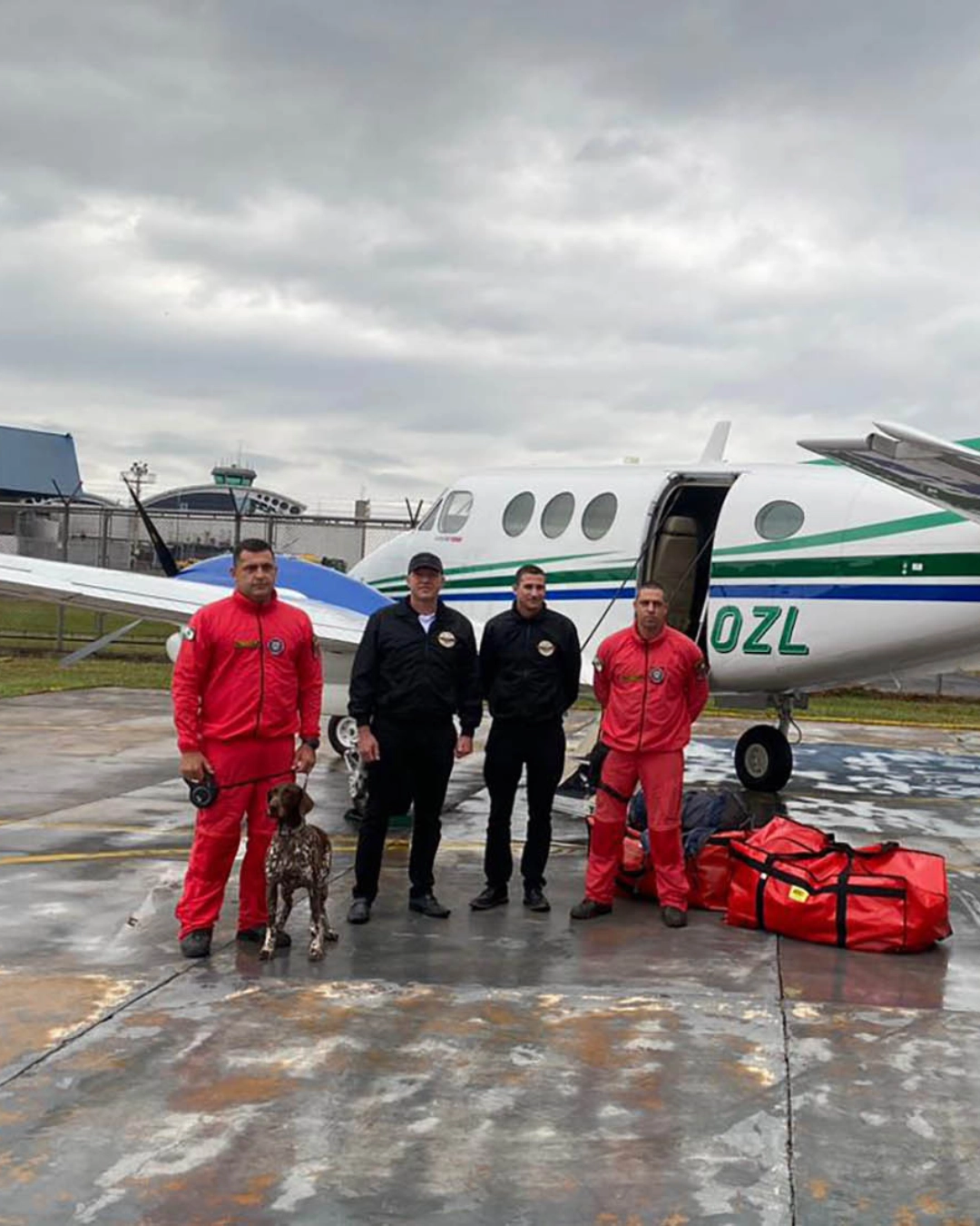 Imagem de destaque - Cães e bombeiros do Paraná partem para o RS para auxiliar em operações de busca por vítimas