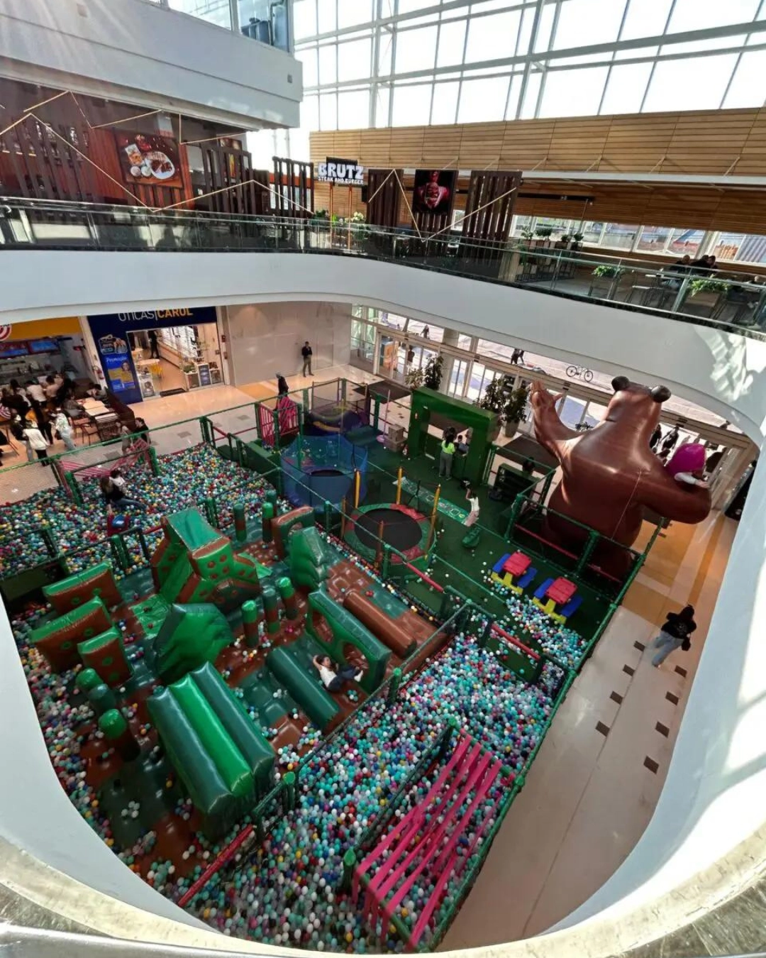 Imagem de destaque - Parque temático da “Masha e o Urso” é inaugurado em shopping de São José dos Pinhais