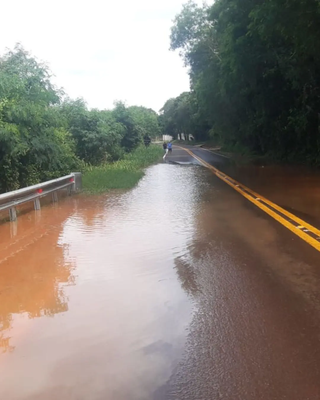 DER/PR atualiza interdições em rodovias estaduais após chuvas no Paraná