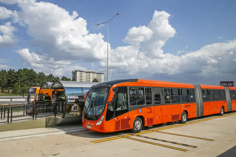 Greca Entrega Duas Estações-Tubo Na Linha Verde E Anuncia Novas Linhas De Ônibus