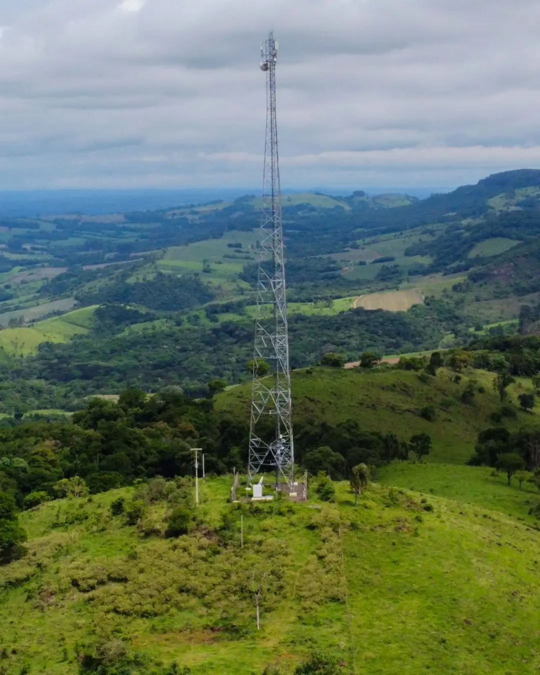 Paraná avança na conectividade rural com estratégias inovadoras e novas antenas de telecomunicação