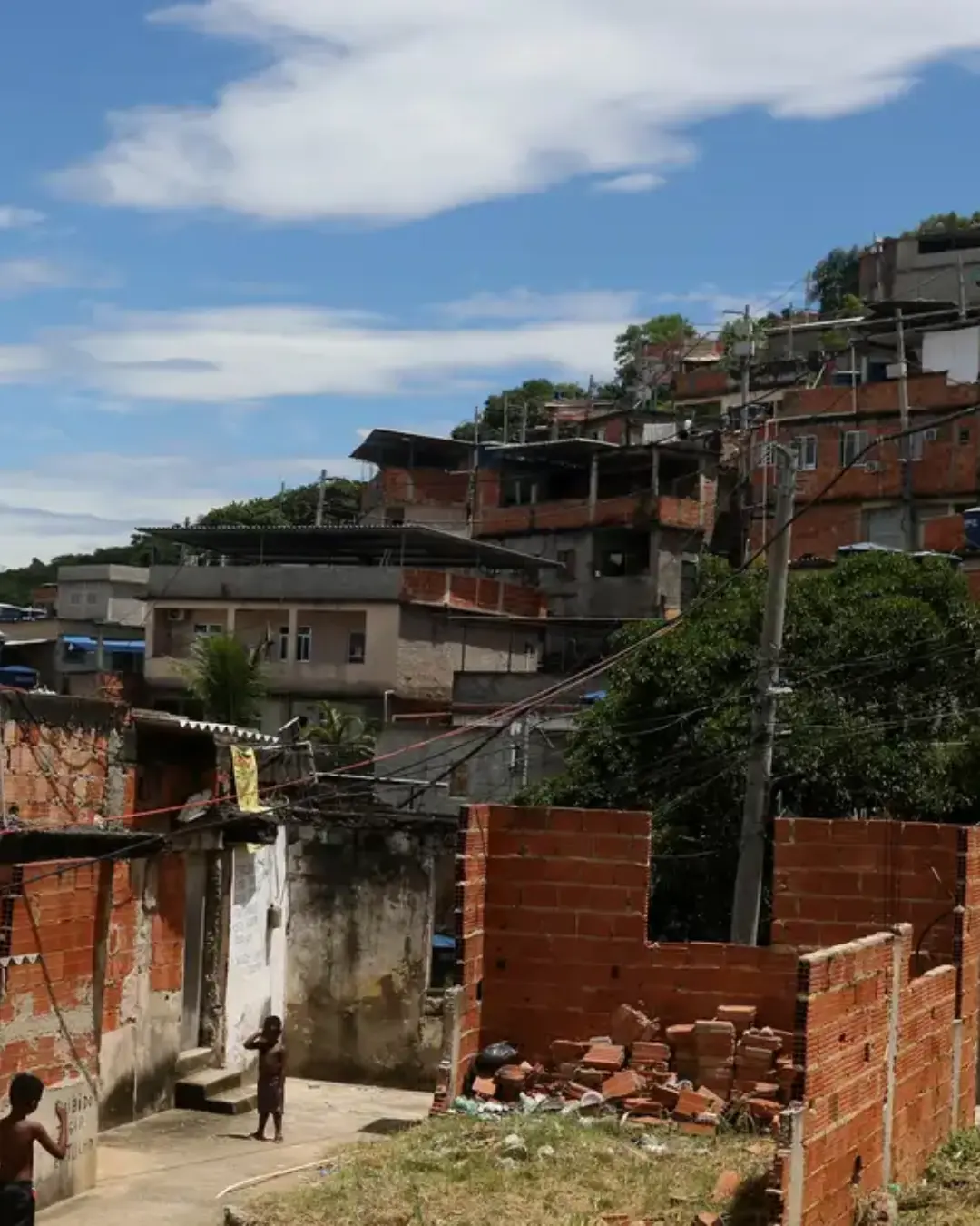 Senado aprova destinação de recursos para regularização de favelas e áreas de invasão