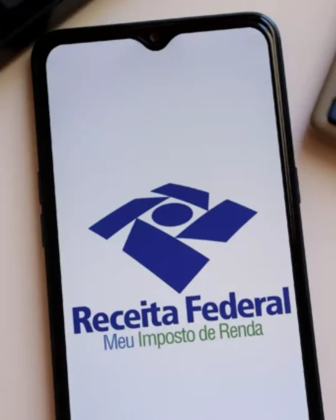 Receita Federal alerta para golpes com ameaça de tributo falso sobre Pix