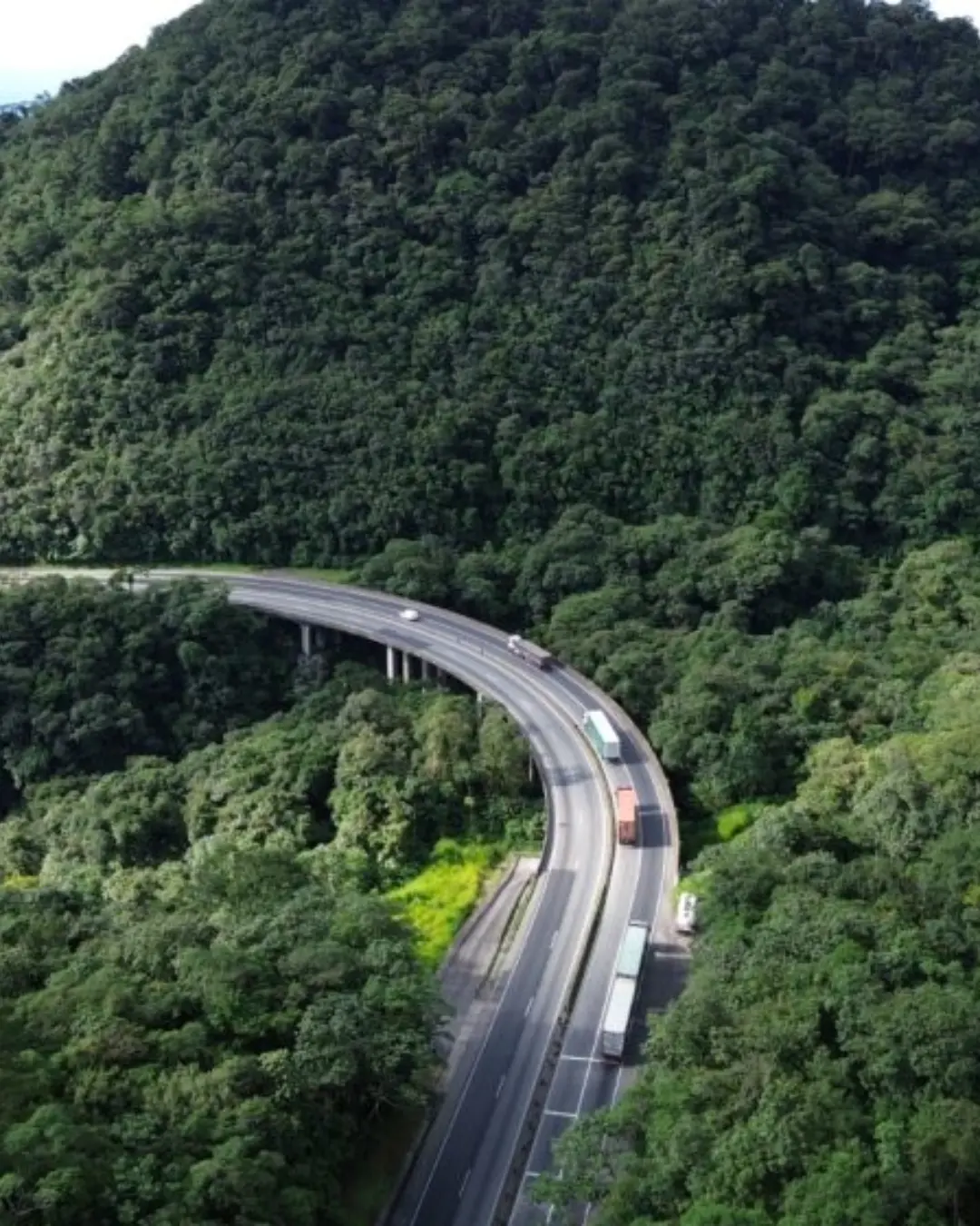 Tráfego elevado nas rodovias do Paraná deve persistir até domingo (5)