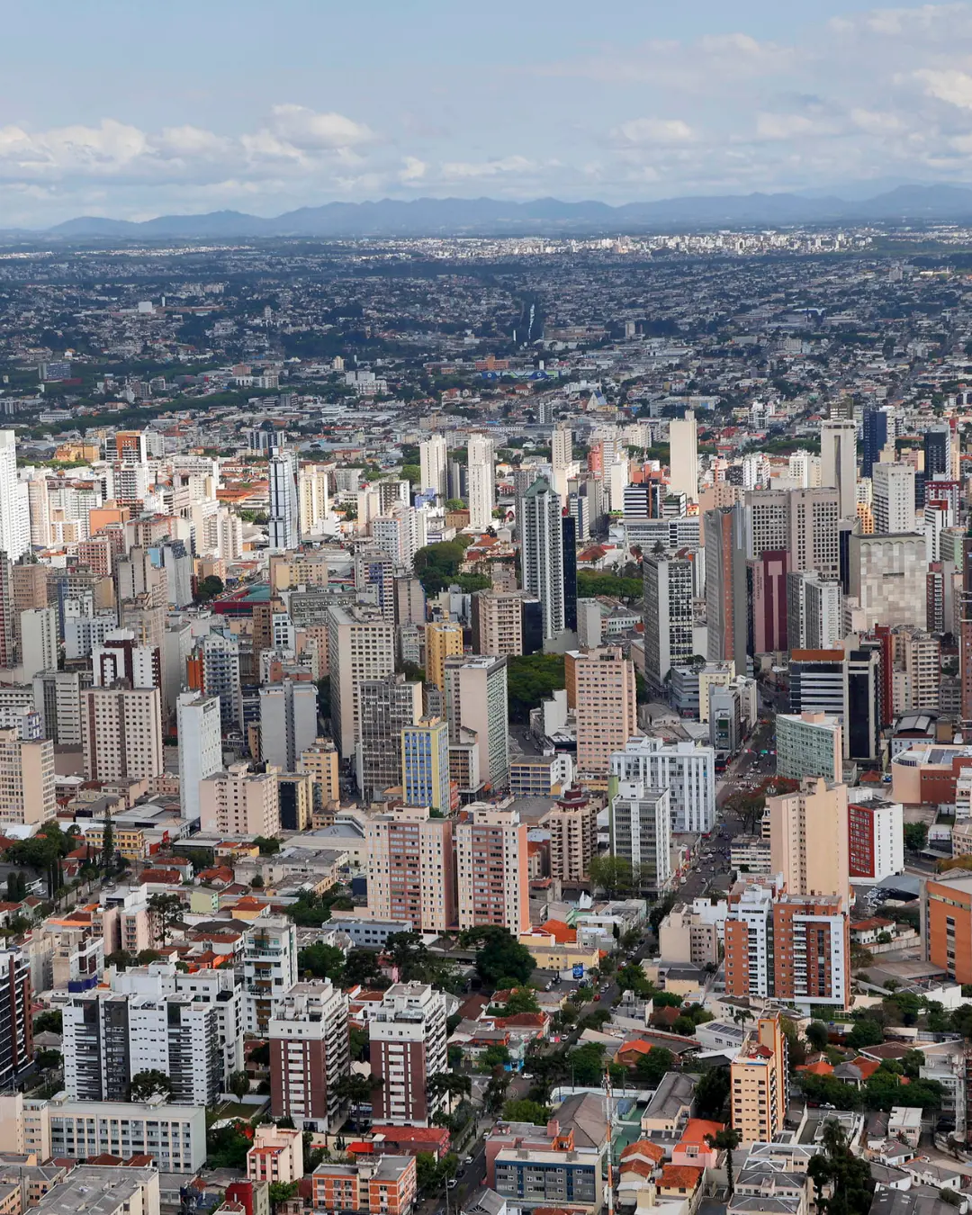 Atividade econômica do Paraná cresce acima da média nacional no 4º trimestre de 2024