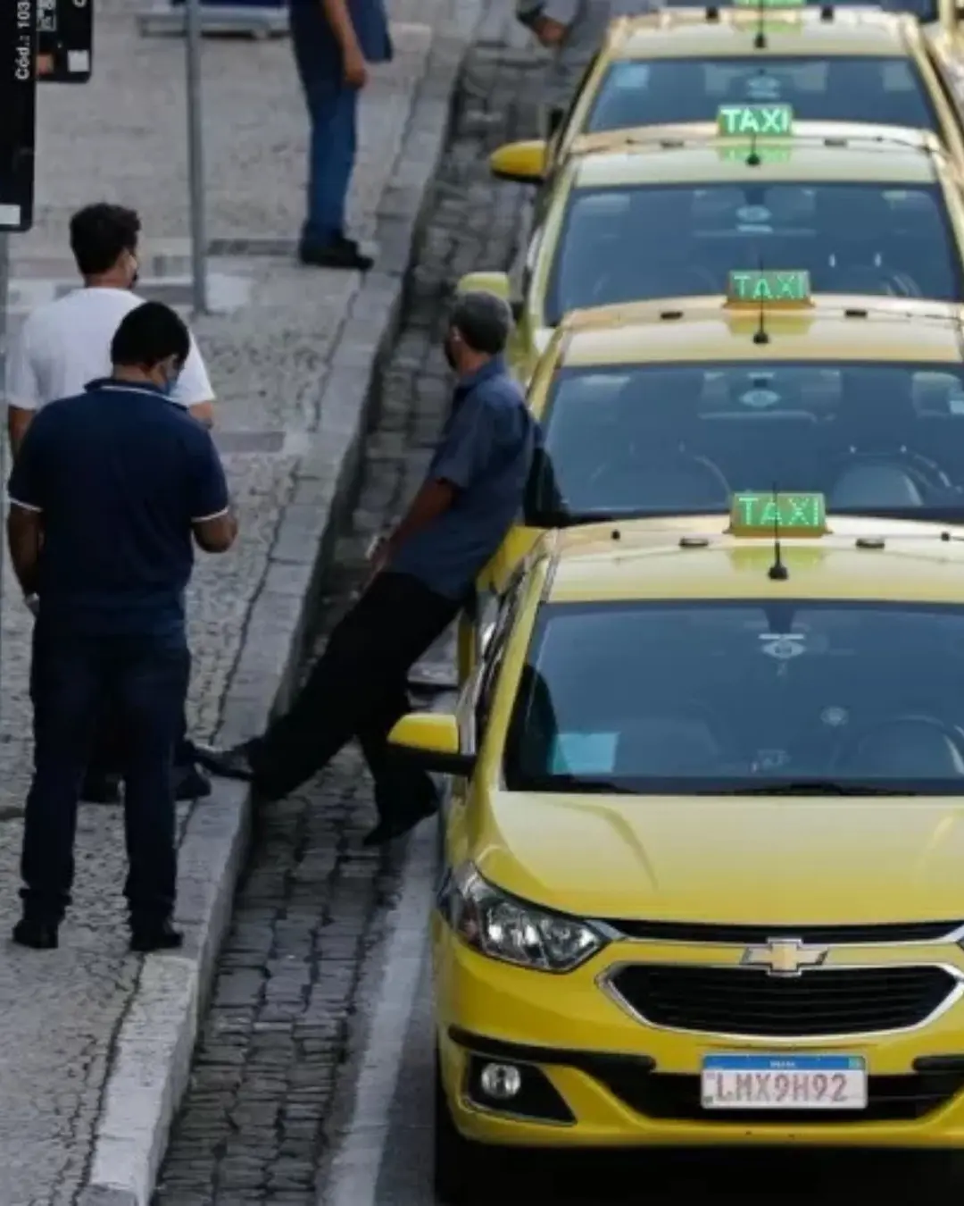 Câmara aprova mudanças na Lei dos Taxistas com permissão de viagens intermunicipais e compartilhadas