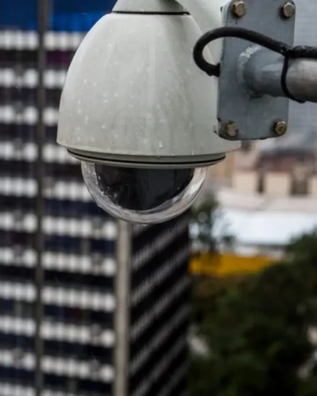 Curitiba planeja modernizar Muralha Digital com drones, IA e policiamento robótico para reforçar segurança pública