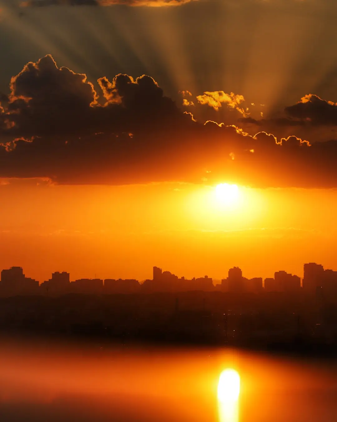 Fevereiro no Paraná terá calor intenso e chuvas acima da média, diz Simepar