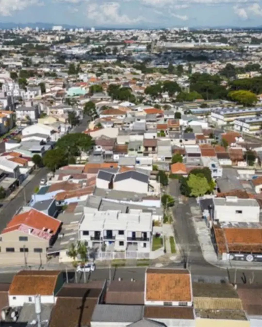 Mercado imobiliário de Curitiba se destaca com alta de 18% e novas tendências de locação
