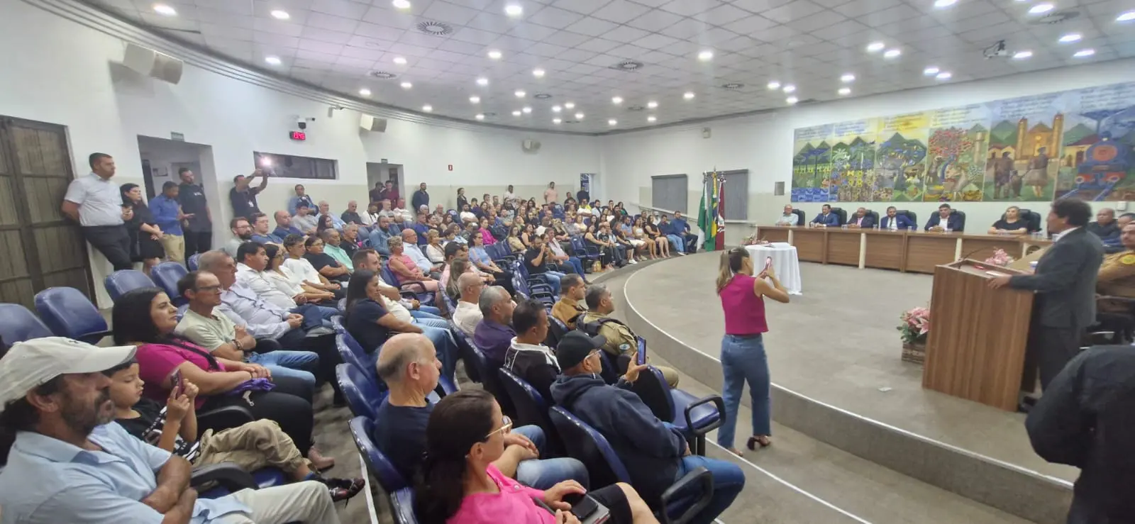 Câmara De Piraquara Entrega Título De Cidadão Honorário Ao Advogado Edson Henrique Amaral