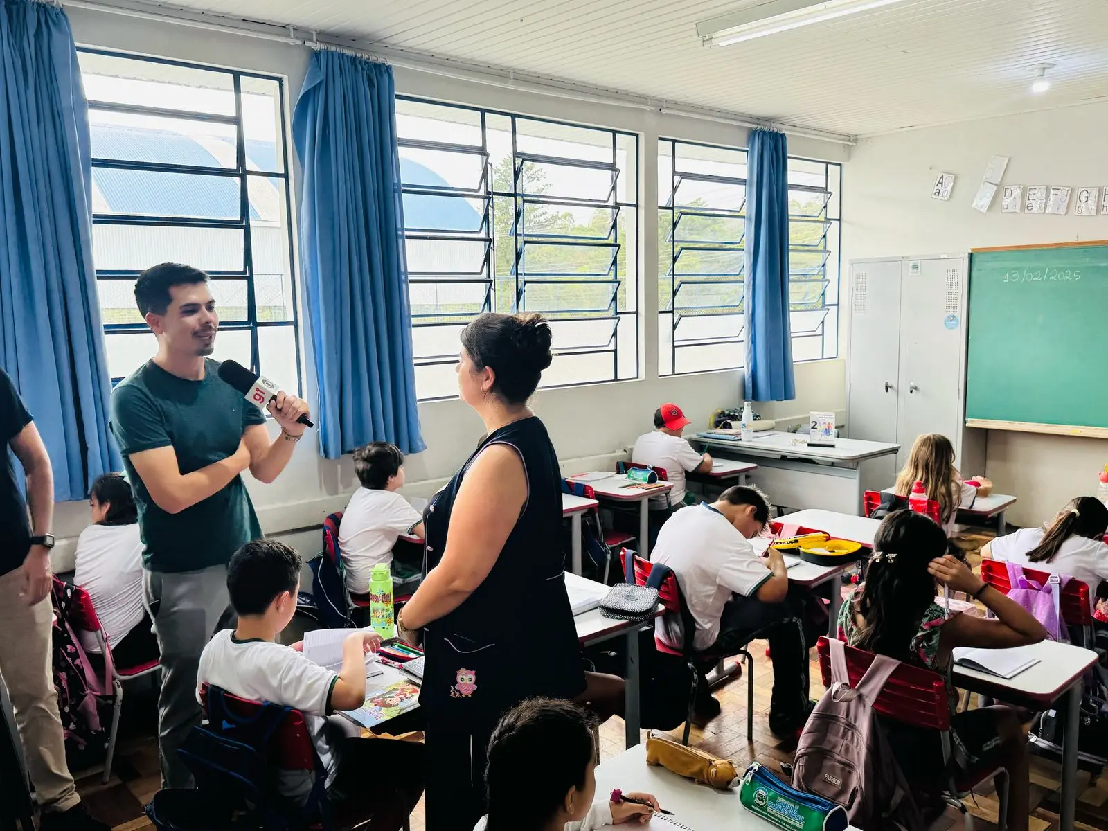Professora De Campina Grande Do Sul É Destaque Em Reportagem De Tv Ao Conquistar Prêmio Educacional Em Parceria Com O Reino Unido Professora De Campina Grande Do Sul É Destaque Em Reportagem De Tv Ao Conquistar Prêmio Educacional Em Parceria Com O Reino Unido