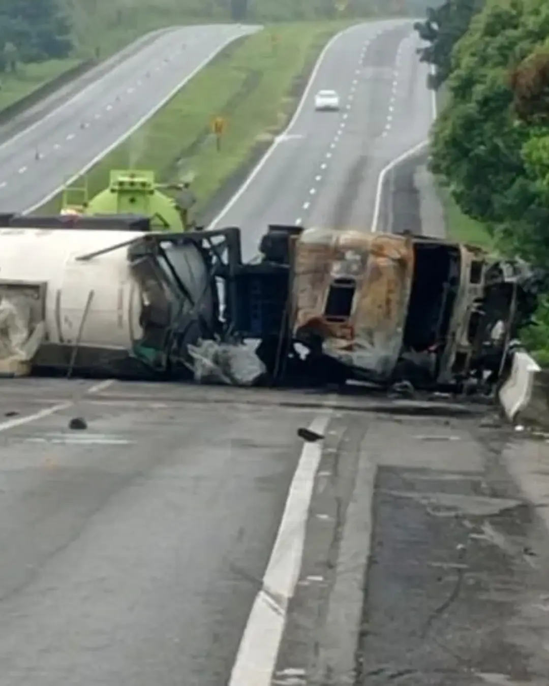 Acidente com carga tóxica na BR-116 gera bloqueios e congestionamento de 71 km