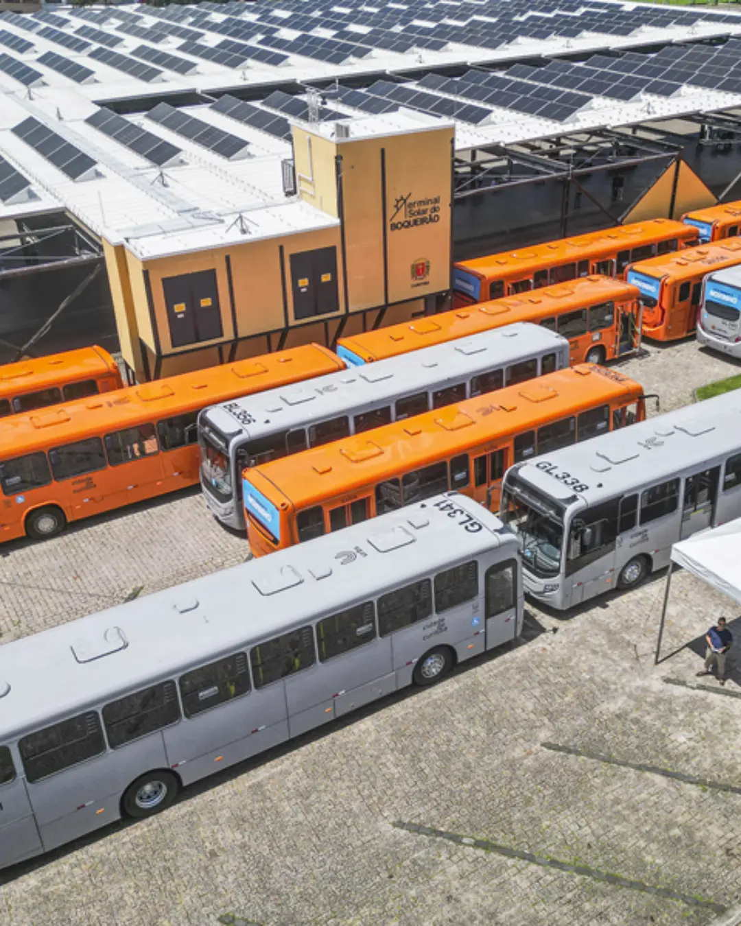 Curitiba recebe mais 42 ônibus e frota do transporte coletivo se torna 100% acessível