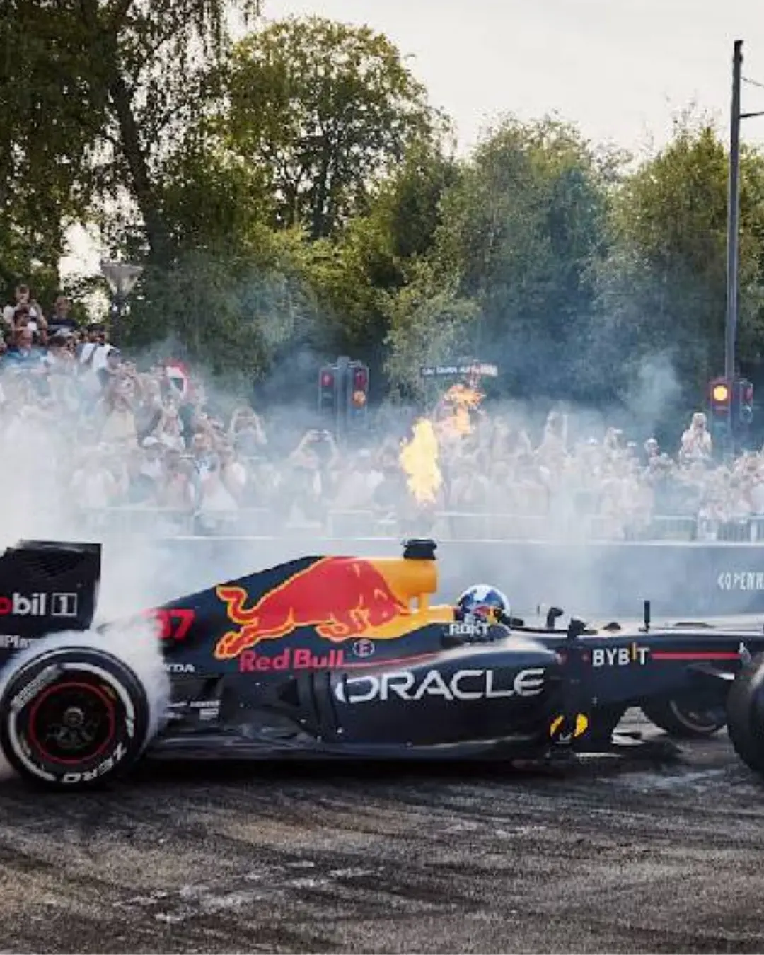 Curitiba recebe Red Bull Showrun com exibição de carro RB7 neste sábado