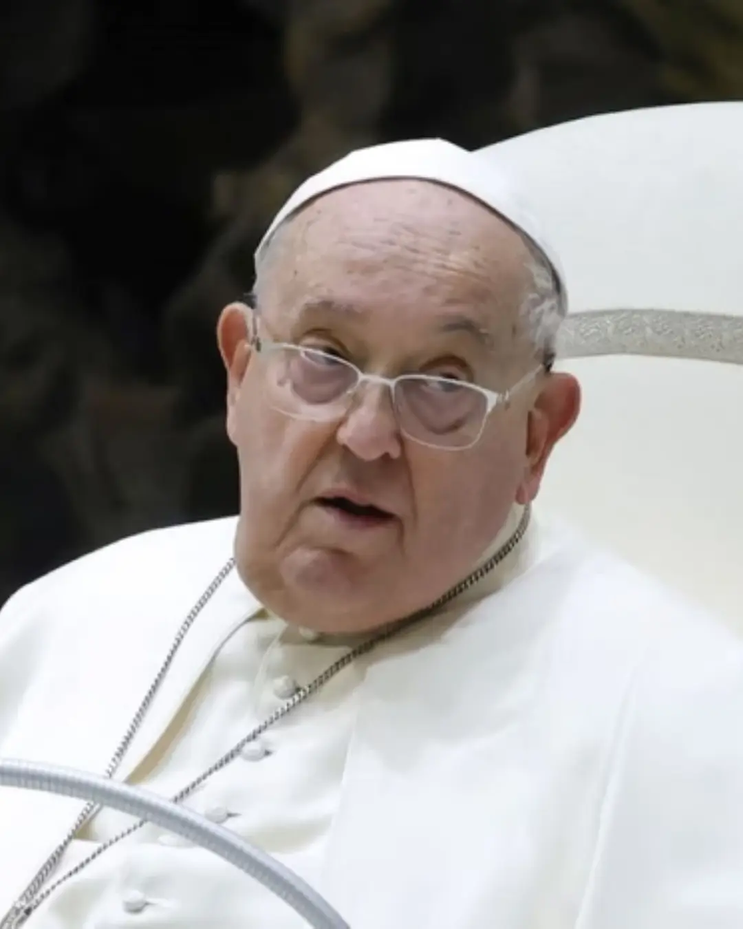 Papa Francisco estável após crise respiratória, mas segue com prognóstico reservado