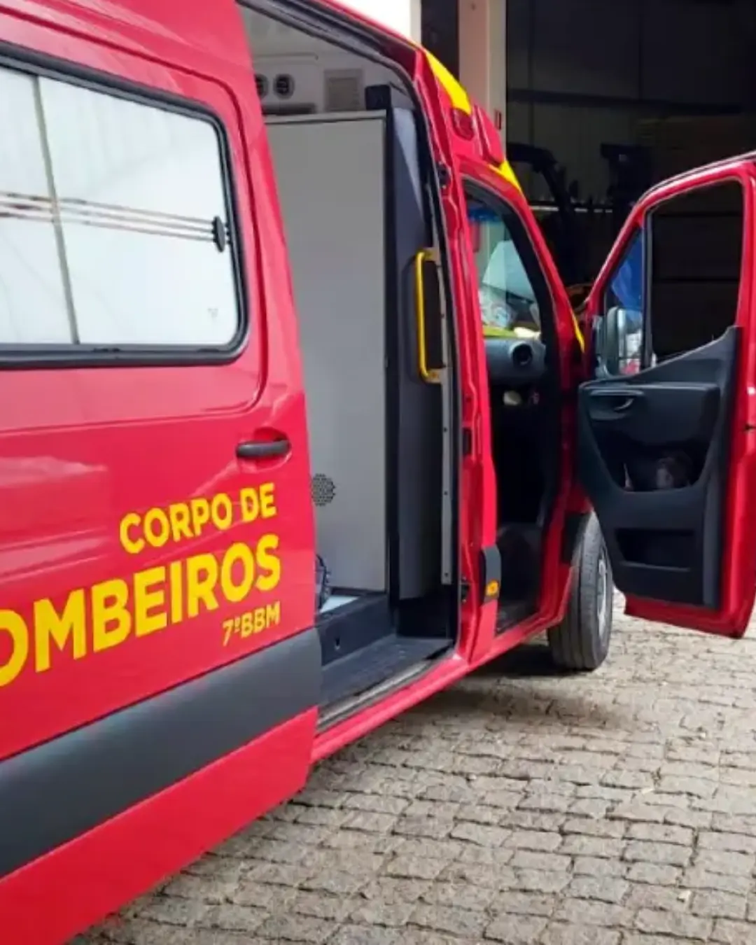 Trabalhadora é atingida por ripa de madeira em fábrica de Almirante Tamandaré e sofre corte no supercílio