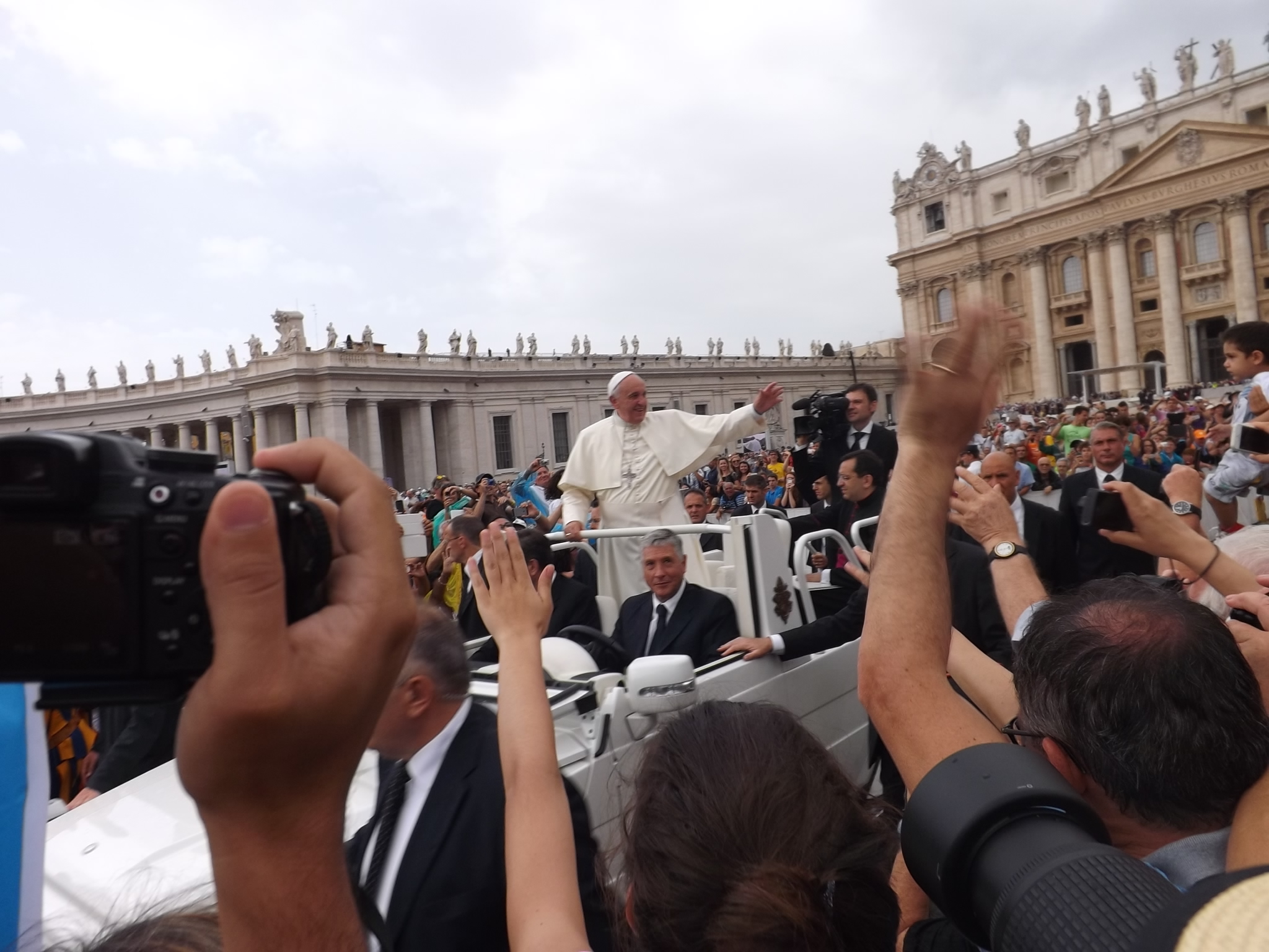 De Quatro Barras Para O Vaticano - A História Da Menina Abençoada Pelo Papa Francisco E A Lembrança Que Atravessa O Tempo De Quatro Barras Para O Vaticano - A História Da Menina Abençoada Pelo Papa Francisco E A Lembrança Que Atravessa O Tempo