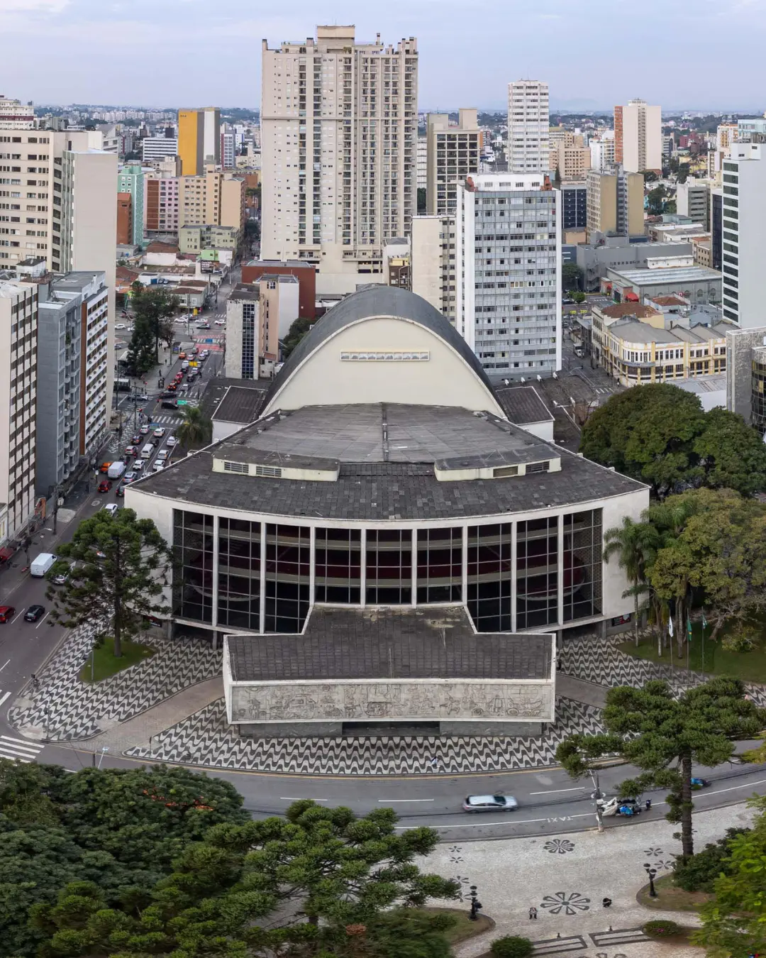 Feriado de 1º de Maio: veja o que abre e fecha nos espaços culturais do Paraná