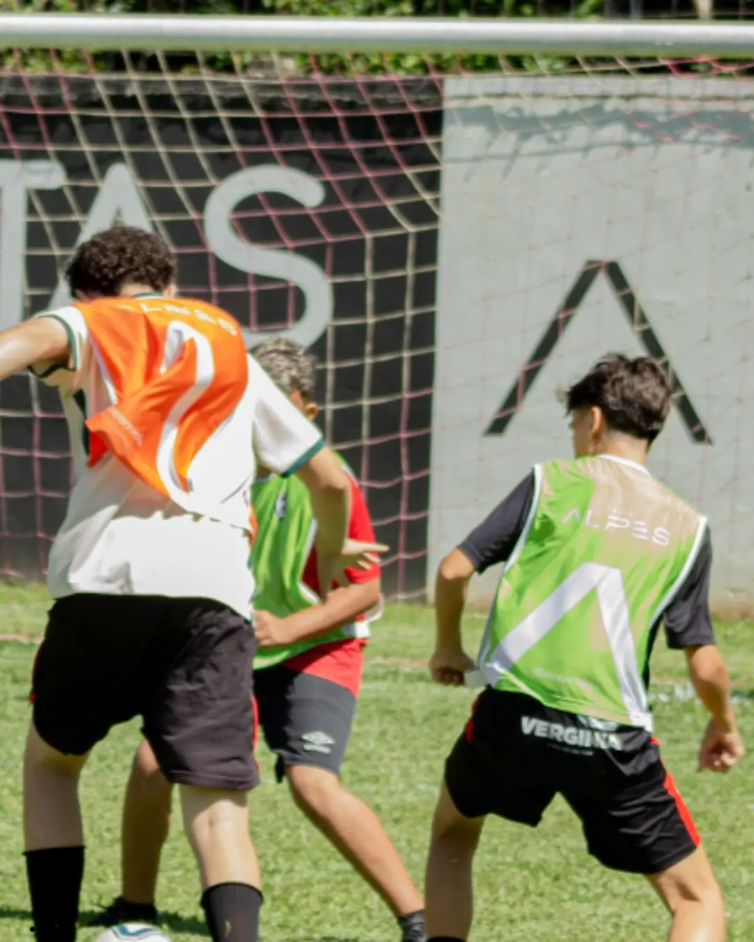 Instituto Rottas transforma vidas de jovens em Almirante Tamandaré por meio do esporte e educação