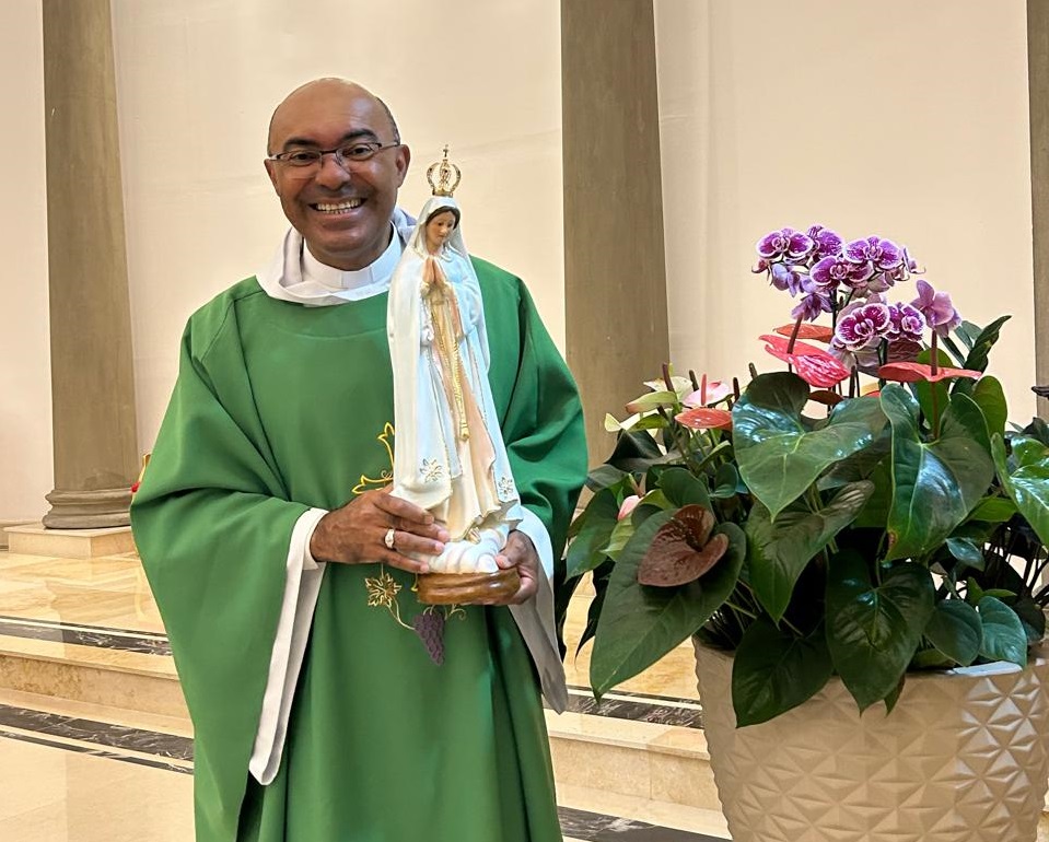 Dom Edmar Deixa O Cargo E Levanta Dúvidas: O Padre Messias Ainda Pode Permanecer Em Campina? Dom Edmar Deixa O Cargo E Levanta Dúvidas: O Padre Messias Ainda Pode Permanecer Em Campina?