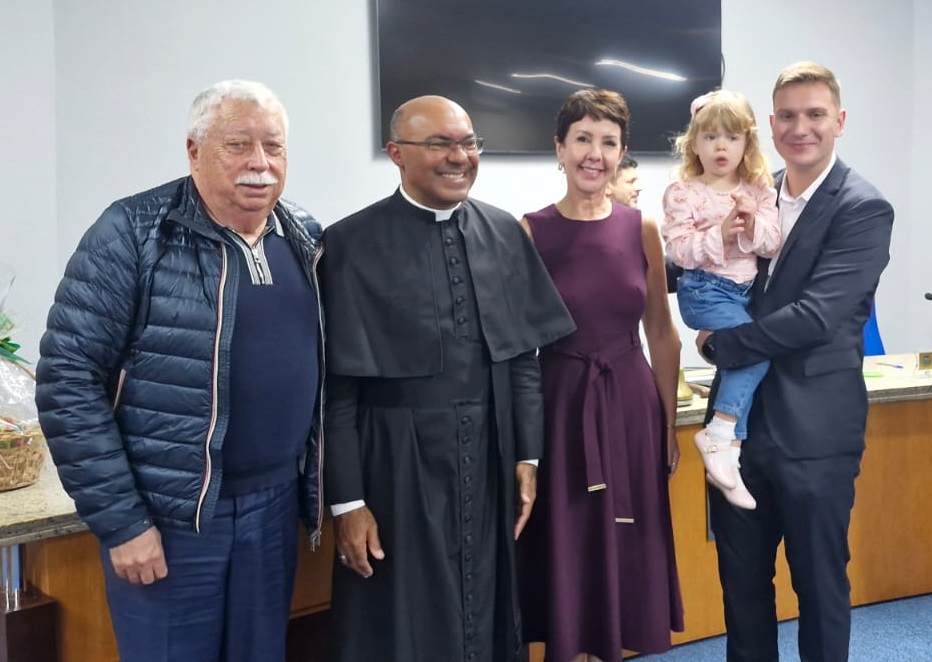 Padre Messias recebe Moção de Louvor da Câmara de Campina Grande do Sul