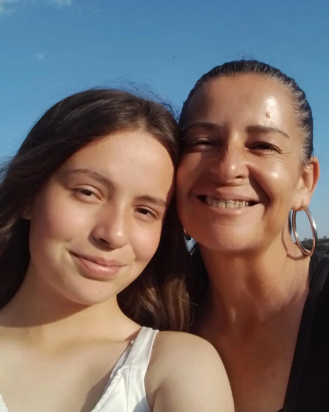 Estudantes do Ganhando o Mundo celebram o Dia das Mães à distância durante intercâmbio