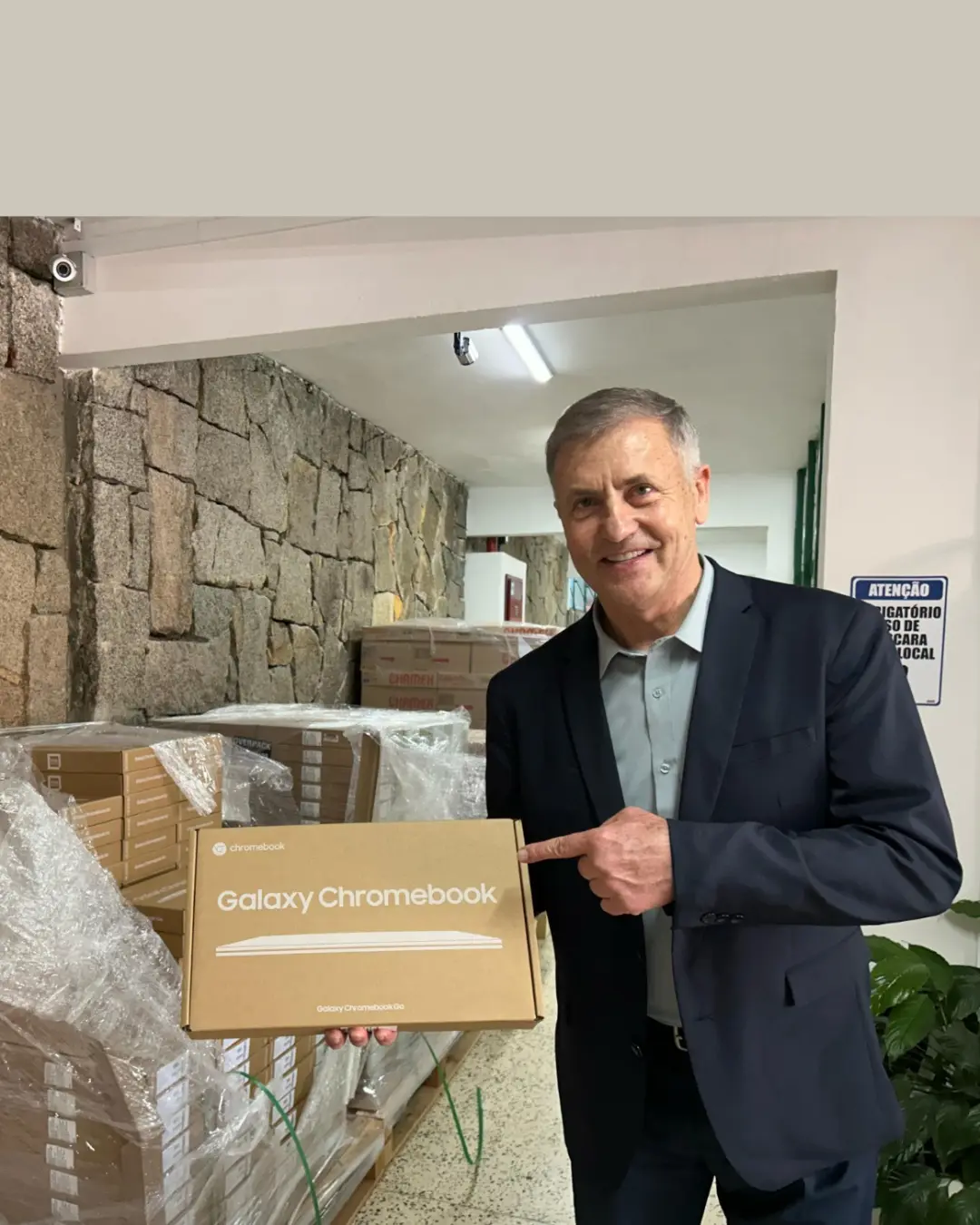 Luizão destina R$ 9 milhões para tecnologia em escolas de Campina, Colombo, Quatro Barras, Tunas e outros 25 municípios do Paraná: veja a lista completa