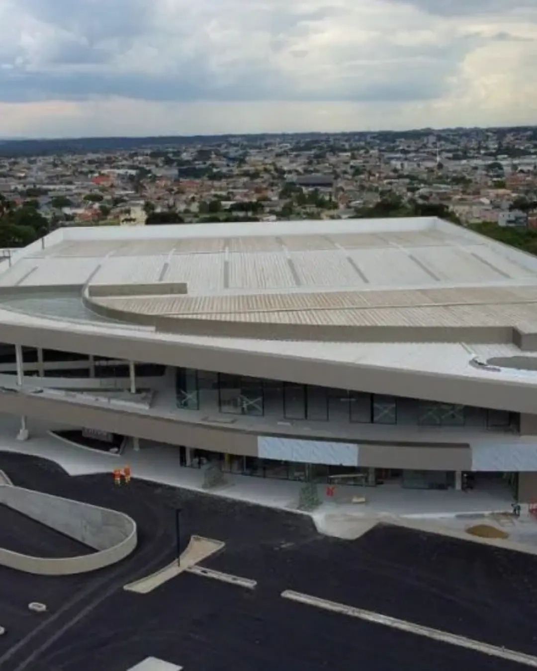 "Novo shopping" será inaugurado em bairro de Curitiba em agosto