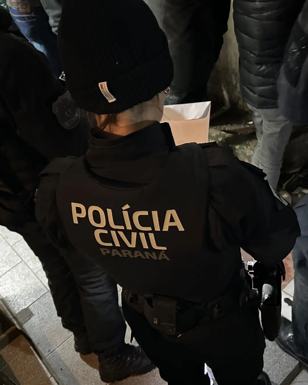 Polícias cumprem 172 mandados contra grupo que dominava tráfico de drogas no Centro de Curitiba