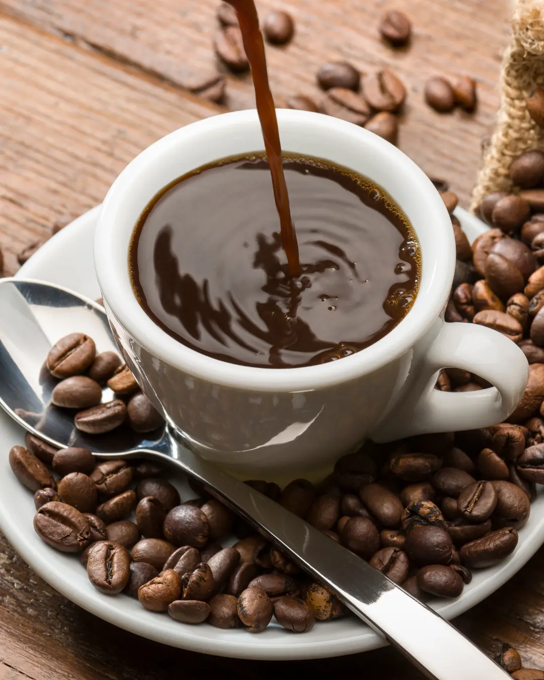Preço do café dobra em um ano e meio; especialistas preveem normalização apenas em 2026